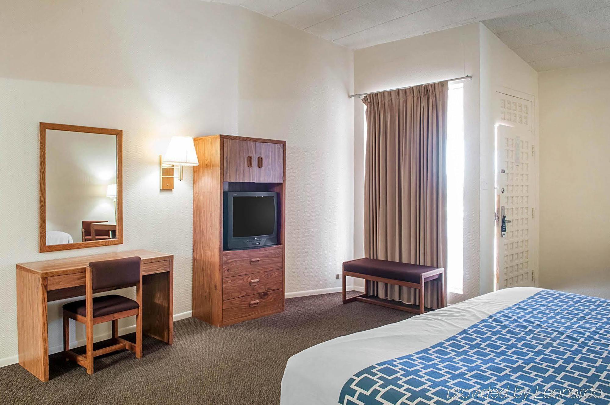 Rodeway Inn Whites City ภายนอก รูปภาพ
