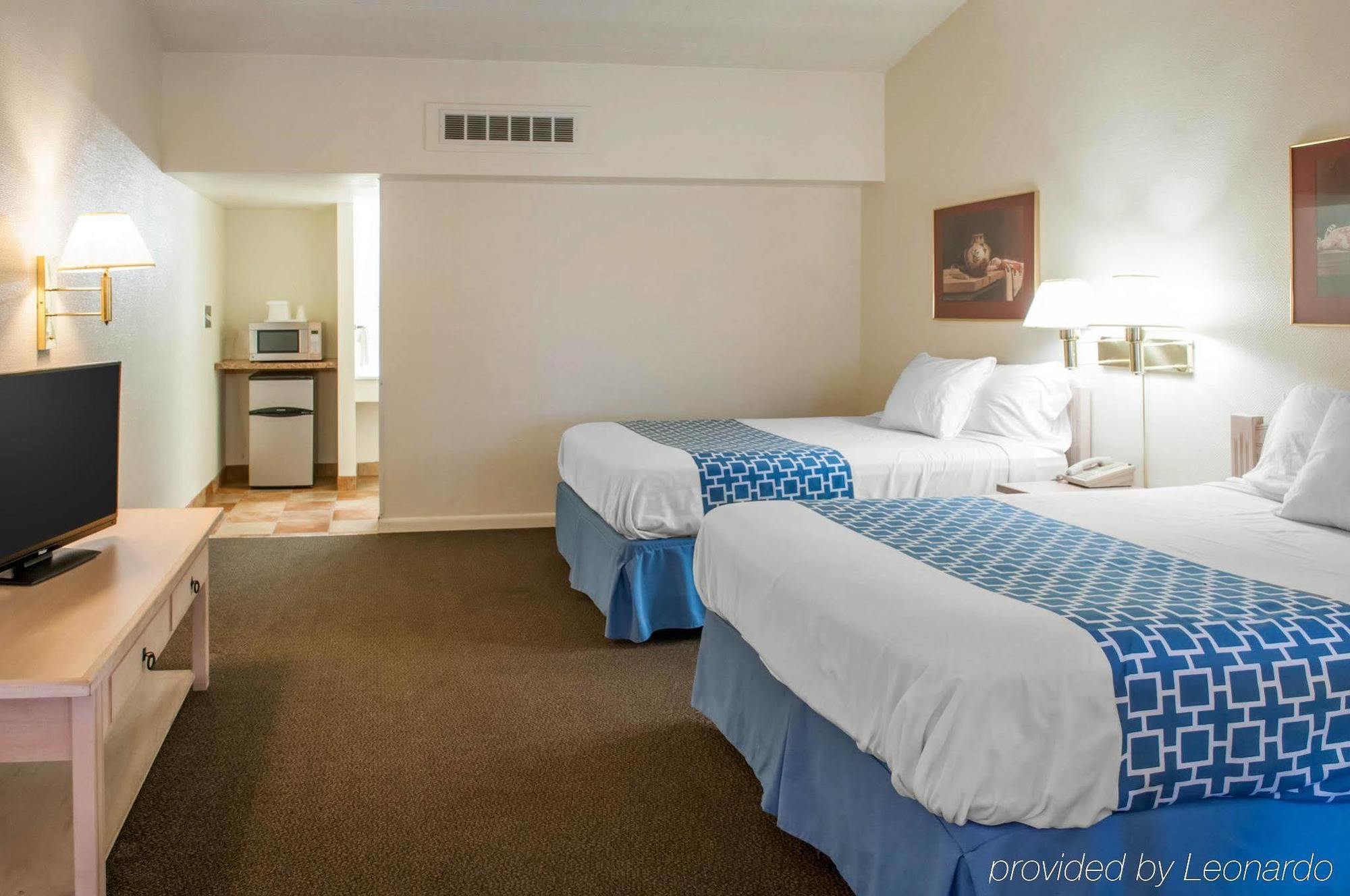 Rodeway Inn Whites City ภายนอก รูปภาพ